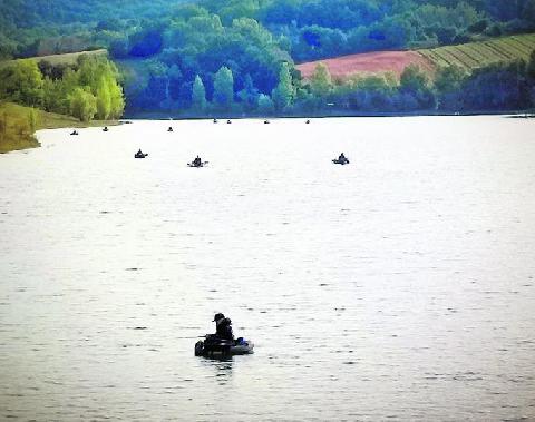 Pêche en float-tube, une finale au bout de la ligne ! 